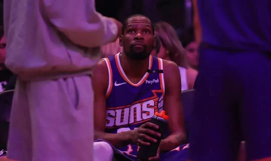 尤文图斯观众热烈欢呼!,杜兰特迎来十赛季出色发挥观众掌声雷动(尤文图斯历届后腰球员) 尤文图斯观众热烈欢呼!,杜兰特迎来十赛季出色发挥观众掌声雷动(尤文图斯历届后腰球员)