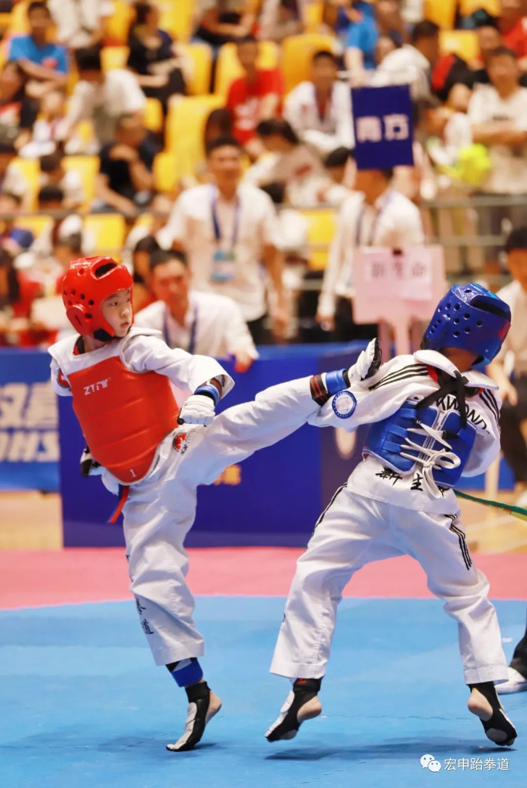 败北引发热议!,阿扎伦卡在巴塞罗那比赛中出色防守气势如虹延续 败北引发热议!,阿扎伦卡在巴塞罗那比赛中出色防守气势如虹延续