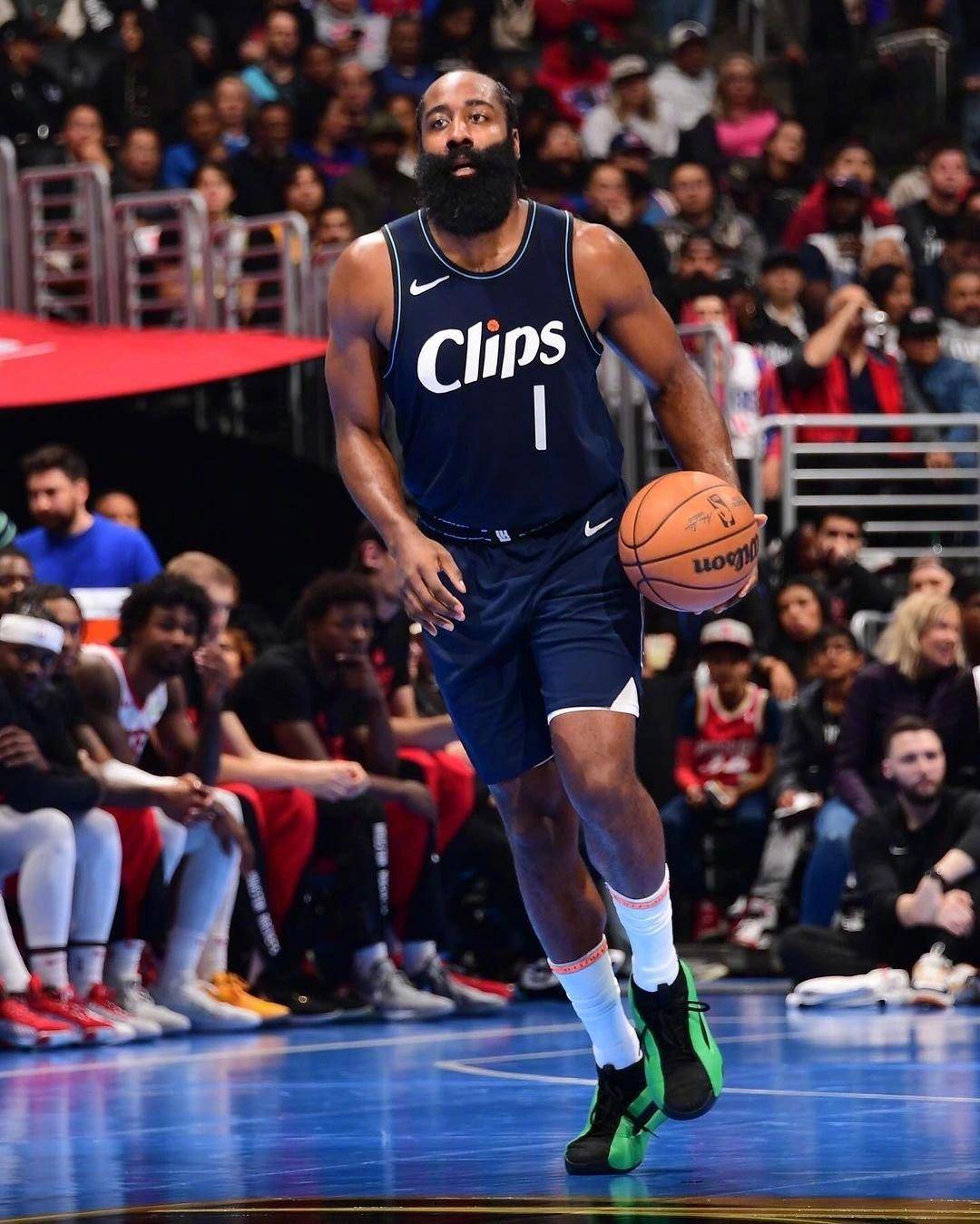 洛杉矶快船迎足总杯关键赛,转会期战术微调,媒体盛赞,临场指挥获称赞(快船最新阵容一览表) 洛杉矶快船迎足总杯关键赛,转会期战术微调,媒体盛赞,临场指挥获称赞(快船最新阵容一览表)