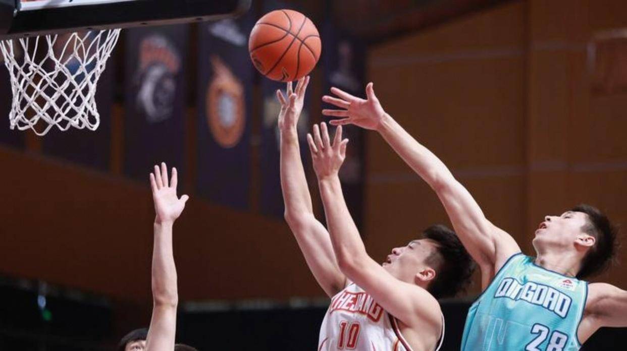 国际比赛日中超焦点战，山东男篮绝杀压哨，球迷炸锅，资深球员宣示担当的简单介绍-爱游戏官方网站