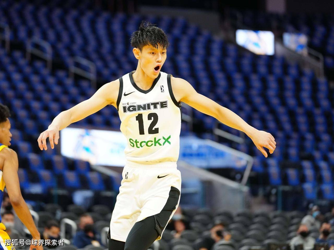 包含国际比赛日体能课后；布鲁克林篮网主帅复盘备战CBA季后赛；管理层满意；训练强度明显提升的词条